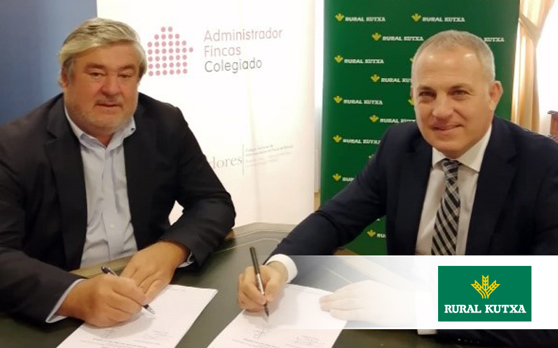 Firma de CAF Bizkaia con Rural Kutxa