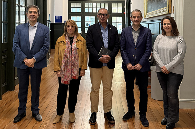 CAF Bizkaia y la Universidad de Deusto avanzan en nuevas líneas de colaboración para reforzar la profesionalización del sector